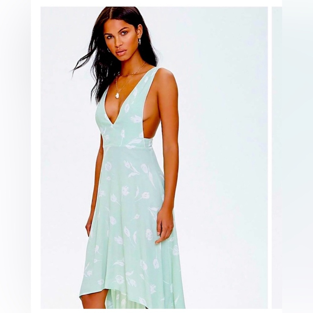 Forever 21 Mint Green Floral Sleeveless V-Neck Maxi Dress